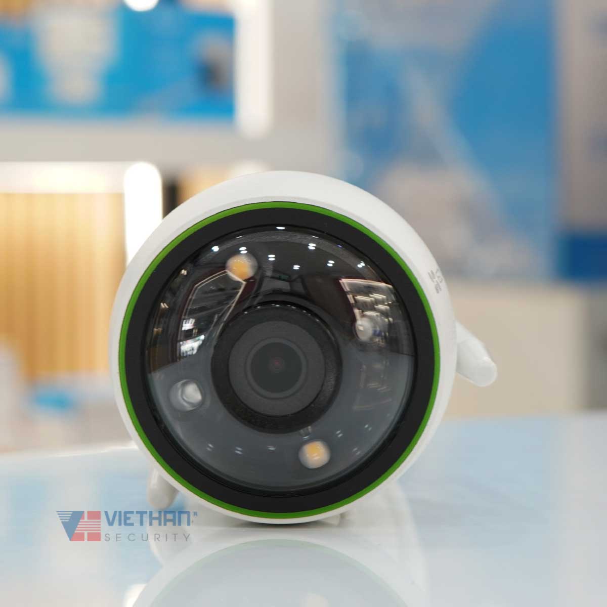 Camera ngoài trời không dây EZVIZ C3N wifi 2.0 Megapixel, ghi hình màu ban đêm, tích hợp AI phát hiện người