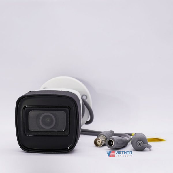 Camera quan sát analog HD Hikvision DS-2CE16U1T-ITF (HD-TVI, 8.3 MP, hồng ngoại 30 m, Camera 4 in 1)