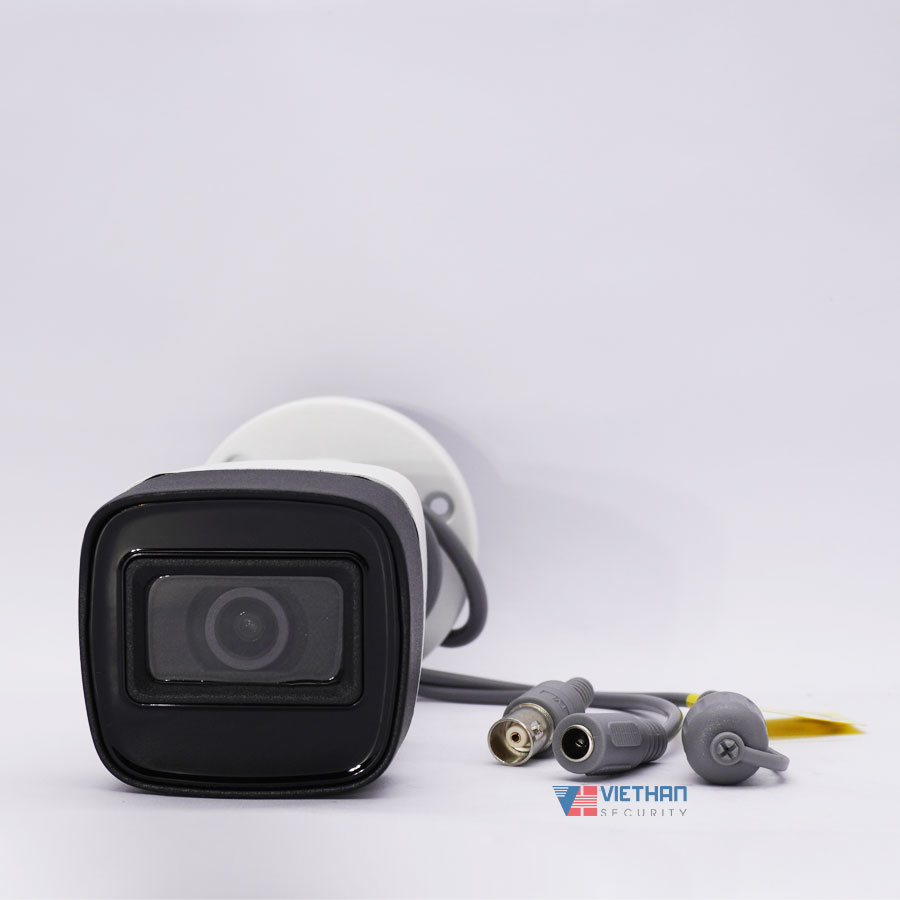 Camera quan sát analog HD Hikvision DS-2CE16U1T-ITF (HD-TVI, 8.3 MP, hồng ngoại 30 m, Camera 4 in 1)